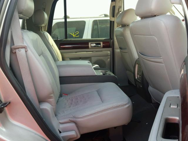 5LMFU27515LJ19055 - 2005 LINCOLN NAVIGATOR SILVER photo 6