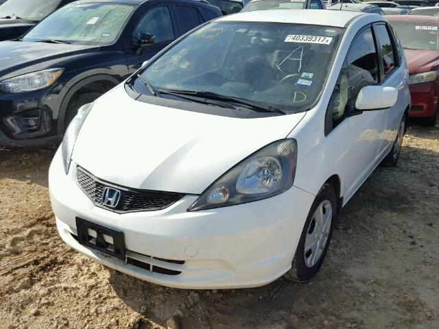 JHMGE8H31DC070641 - 2013 HONDA FIT WHITE photo 2