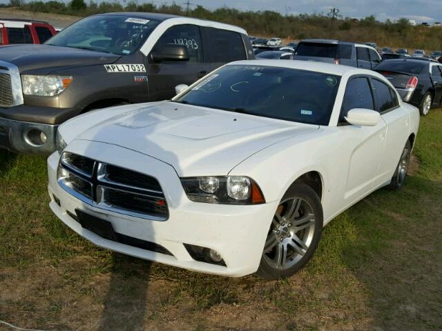 2C3CDXHG1EH263567 - 2014 DODGE CHARGER WHITE photo 2