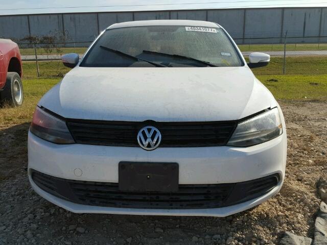 3VWDX7AJ0BM320445 - 2011 VOLKSWAGEN JETTA SE WHITE photo 9