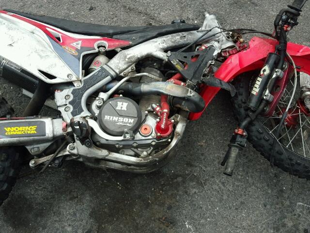 JH2PE0537GK500049 - 2016 HONDA CRF450 R TWO TONE photo 7