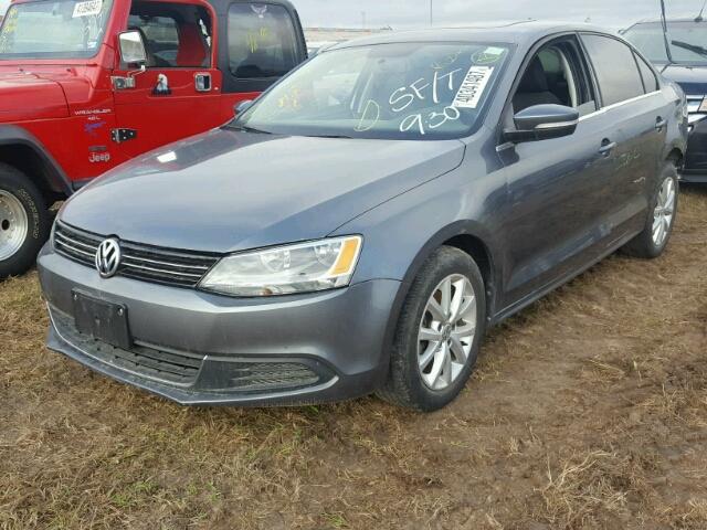 3VWDX7AJ5DM278048 - 2013 VOLKSWAGEN JETTA SE GRAY photo 2