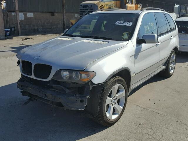 5UXFB535X4LV08942 - 2004 BMW X5 4.4I SILVER photo 2