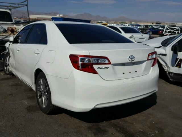 4T4BF1FK1CR250299 - 2012 TOYOTA CAMRY BASE WHITE photo 3