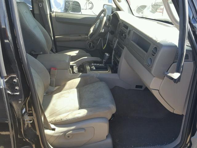 1J8HG48N46C352195 - 2006 JEEP COMMANDER BLACK photo 5