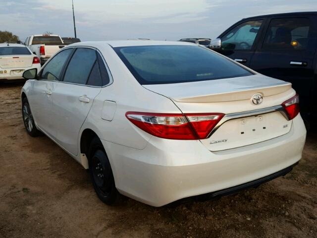 4T1BF1FK9FU942664 - 2015 TOYOTA CAMRY LE თეთრი ფოტო 3