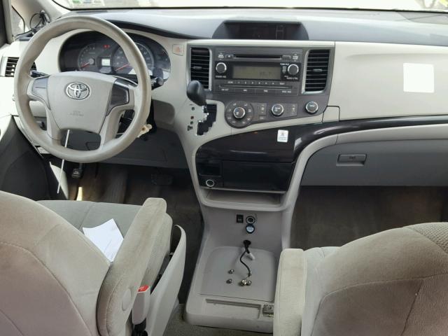 5TDZK3DCXES517382 - 2014 TOYOTA SIENNA BAS WHITE photo 9