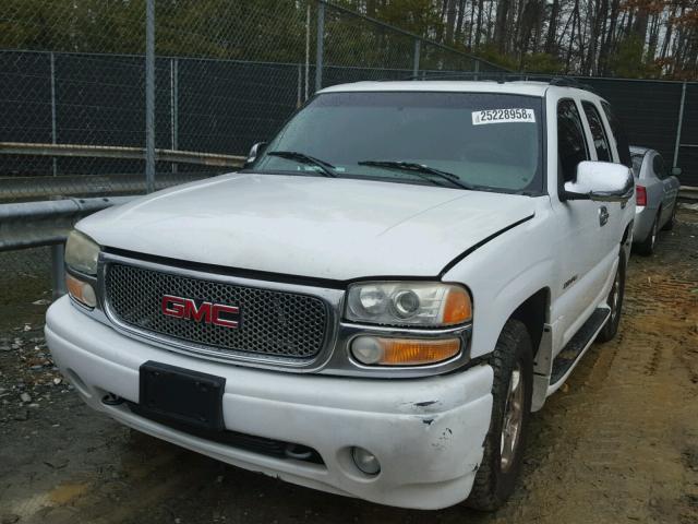 1GKEK63UX2J261056 - 2002 GMC DENALI WHITE photo 2