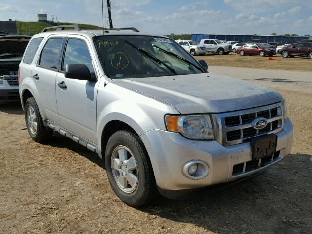 1FMCU0D70AKD26567 - 2010 FORD ESCAPE SILVER photo 1