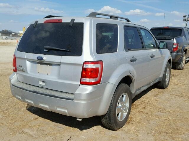 1FMCU0D70AKD26567 - 2010 FORD ESCAPE SILVER photo 4