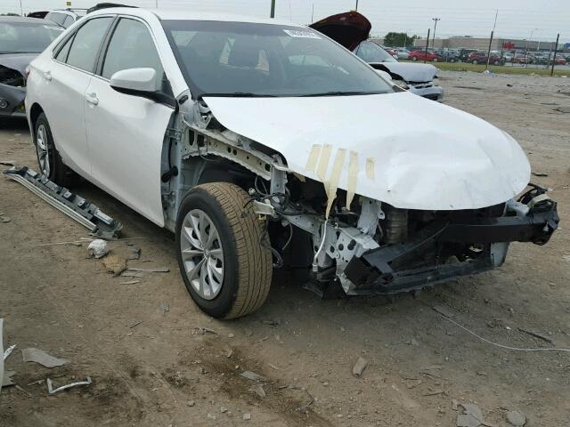 4T4BF1FK7FR467232 - 2015 TOYOTA CAMRY LE თეთრი ფოტო 1
