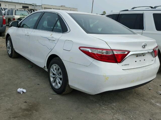 4T4BF1FK7FR467232 - 2015 TOYOTA CAMRY LE WHITE photo 3