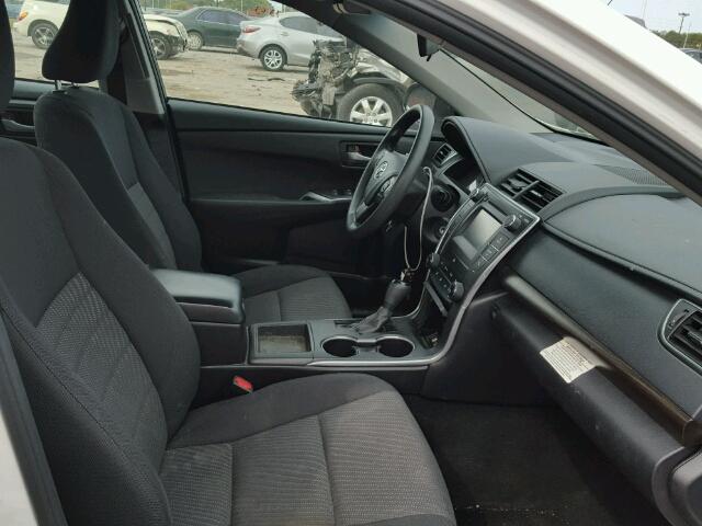 4T4BF1FK7FR467232 - 2015 TOYOTA CAMRY LE თეთრი ფოტო 5