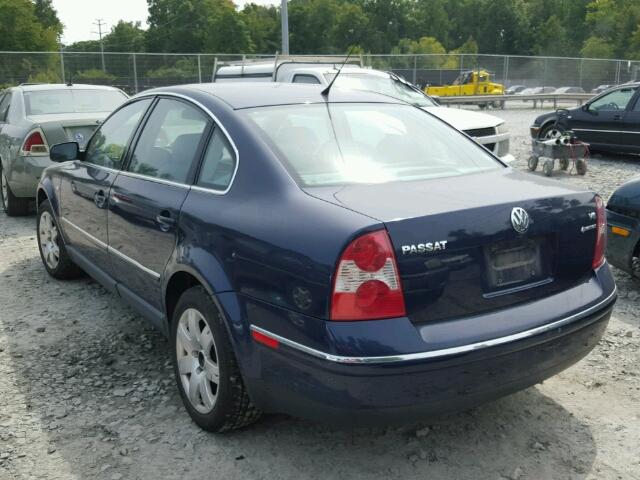 WVWTH63B72E208694 - 2002 VOLKSWAGEN PASSAT GLX BLUE photo 3