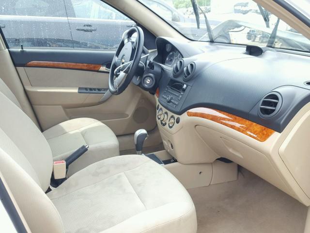 KL1TD6DE9BB142128 - 2011 CHEVROLET AVEO LS WHITE photo 5