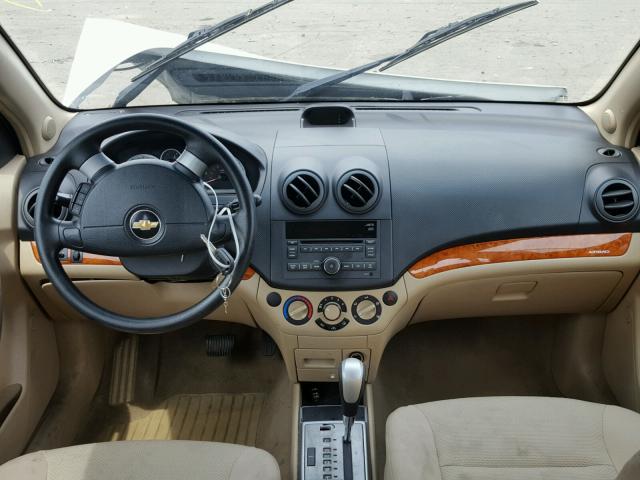 KL1TD6DE9BB142128 - 2011 CHEVROLET AVEO LS WHITE photo 9