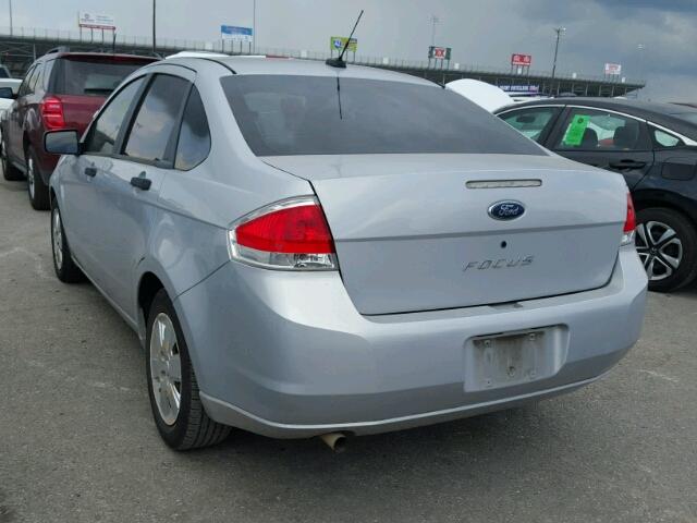 1FAHP34N18W268334 - 2008 FORD FOCUS S/SE SILVER photo 3