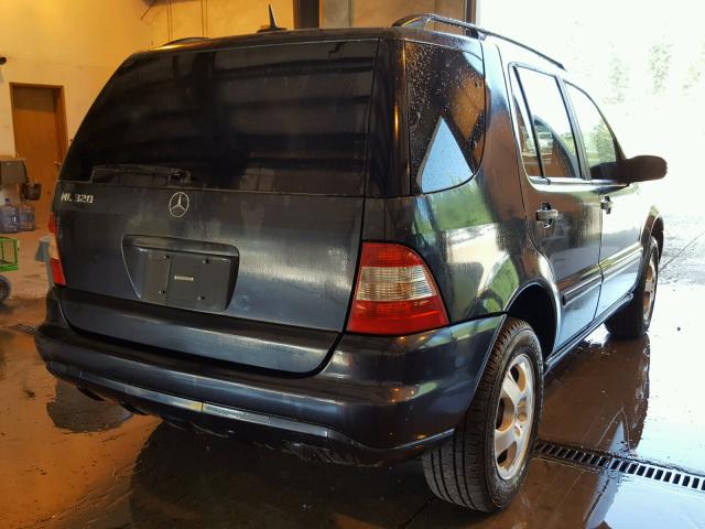 4JGAB54E62A367799 - 2002 MERCEDES-BENZ ML 320 BLUE photo 4