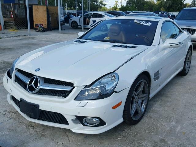 WDBSK7BA1BF165202 - 2011 MERCEDES-BENZ SL 550 WHITE photo 2