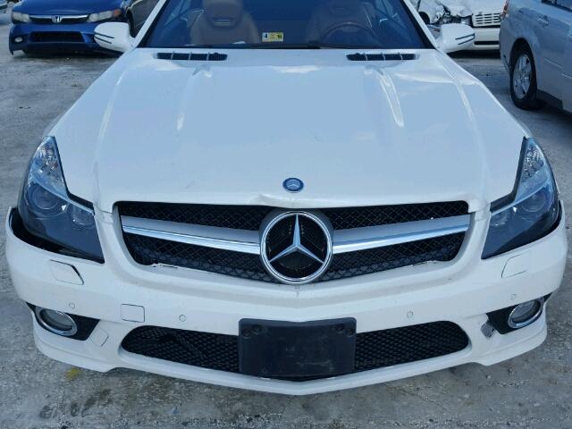 WDBSK7BA1BF165202 - 2011 MERCEDES-BENZ SL 550 WHITE photo 9