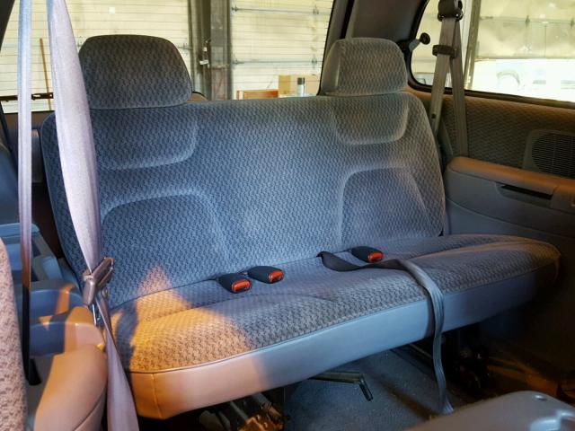 2C4GJ44GXYR712298 - 2000 CHRYSLER GRAND VOYA 紫色 照片 9