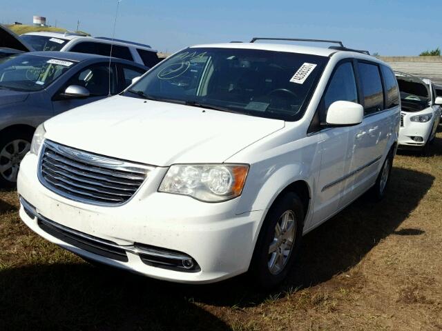 2C4RC1BG7CR259013 - 2012 CHRYSLER TOWN & COU WHITE photo 2