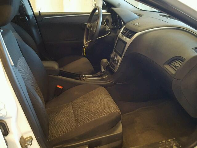 1G1ZC5EU7CF396641 - 2012 CHEVROLET MALIBU 1LT WHITE photo 5