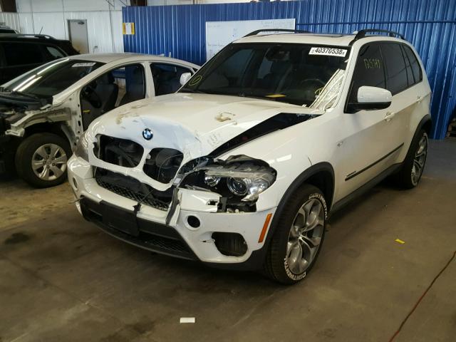 5UXZV8C50BL418637 - 2011 BMW X5 XDRIVE5 WHITE photo 2