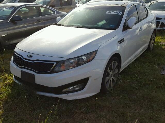 5XXGR4A63DG093597 - 2013 KIA OPTIMA WHITE photo 2