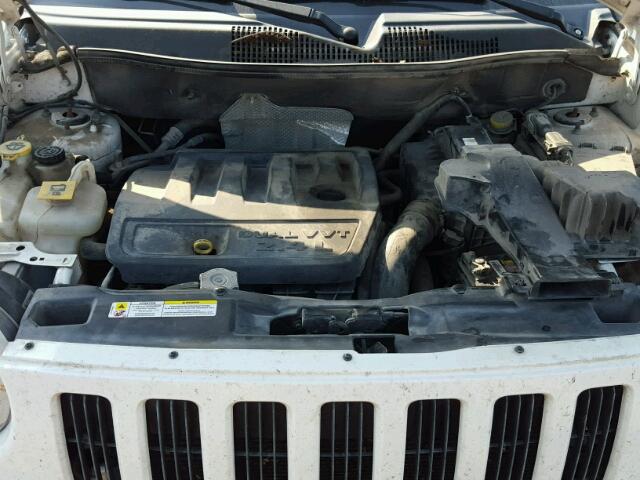 1J8FF47W17D427855 - 2007 JEEP COMPASS WHITE photo 7