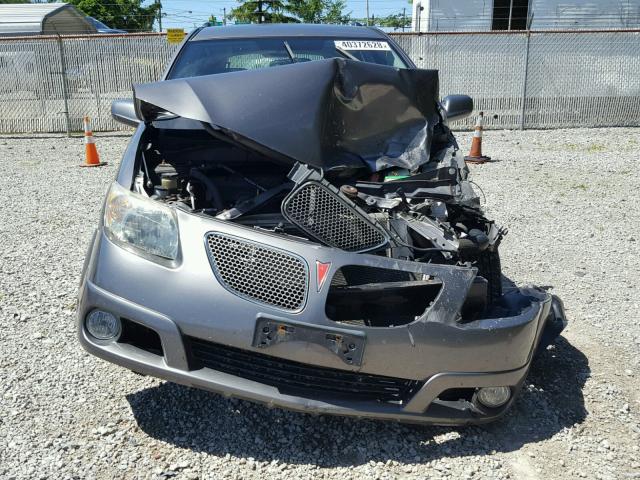 5Y2SL63815Z403878 - 2005 PONTIAC VIBE GRAY photo 9