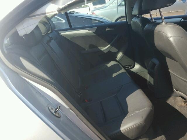 3VWDX7AJ9DM444409 - 2013 VOLKSWAGEN JETTA SE Gümüş foto 6