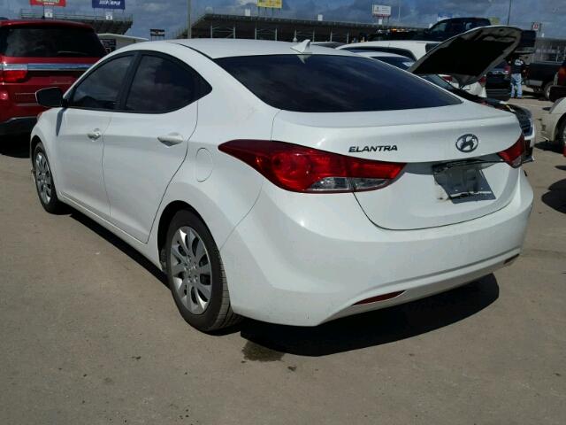 5NPDH4AE2BH059326 - 2011 HYUNDAI ELANTRA GL WHITE photo 3