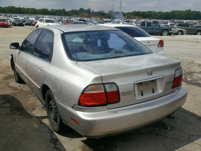 1HGCD569XTA262127 - 1996 HONDA ACCORD VAL SILVER photo 3