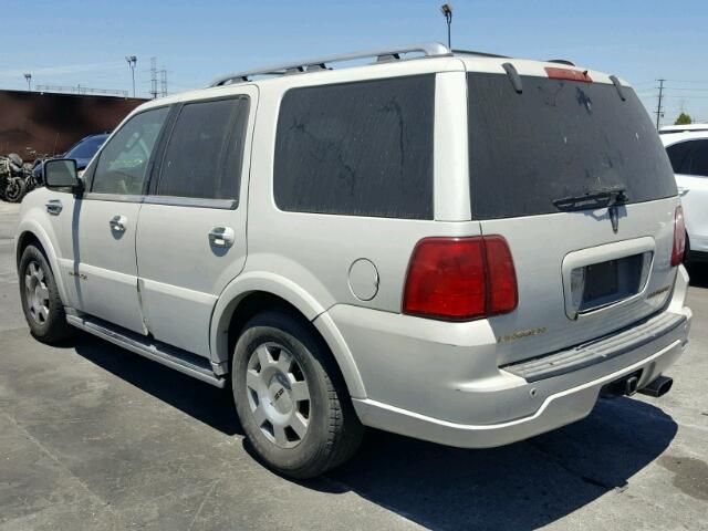 5LMFU28525LJ08418 - 2005 LINCOLN NAVIGATOR 白色 照片 3