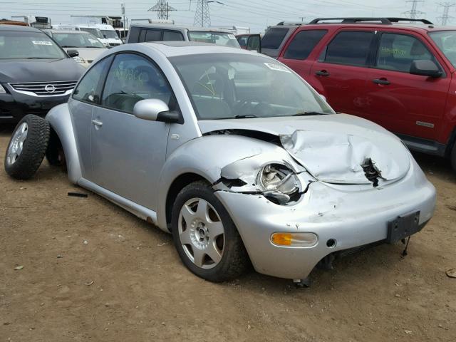 3VWCB21C11M450585 - 2001 VOLKSWAGEN NEW BEETLE 银色 照片 1