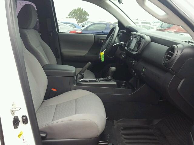 5TFRX5GN3HX093956 - 2017 TOYOTA TACOMA ACC WHITE photo 5