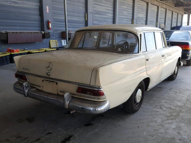 11001010156636 - 1966 MERCEDES-BENZ 240 YELLOW photo 4