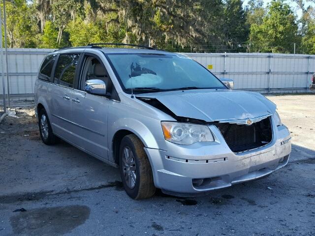2A8HR64XX8R648846 - 2008 CHRYSLER TOWN & COU SILVER photo 1