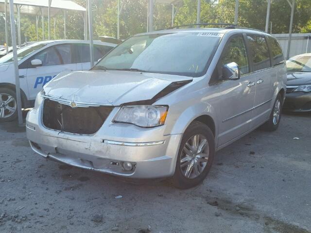 2A8HR64XX8R648846 - 2008 CHRYSLER TOWN & COU SILVER photo 2