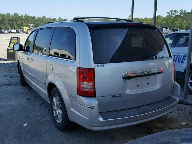 2A8HR64XX8R648846 - 2008 CHRYSLER TOWN & COU SILVER photo 3