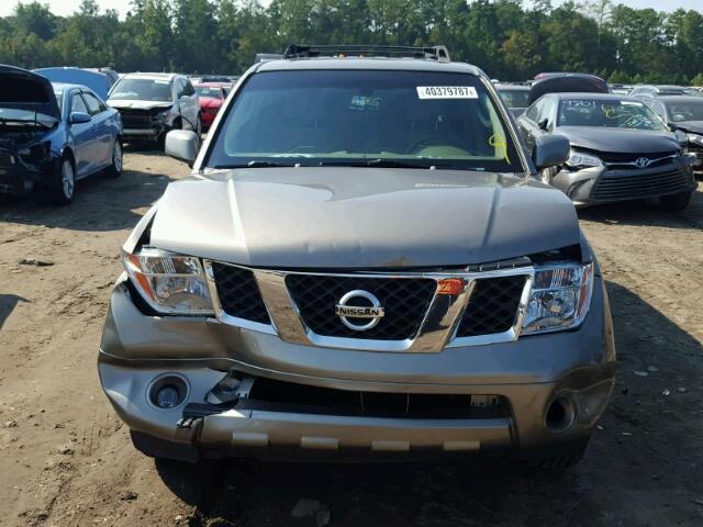 5N1AR18U95C783957 - 2005 NISSAN PATHFINDER TAN photo 9