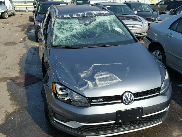 3VWH17AU9HM504997 - 2017 VOLKSWAGEN GOLF ALLTR GRAY photo 9