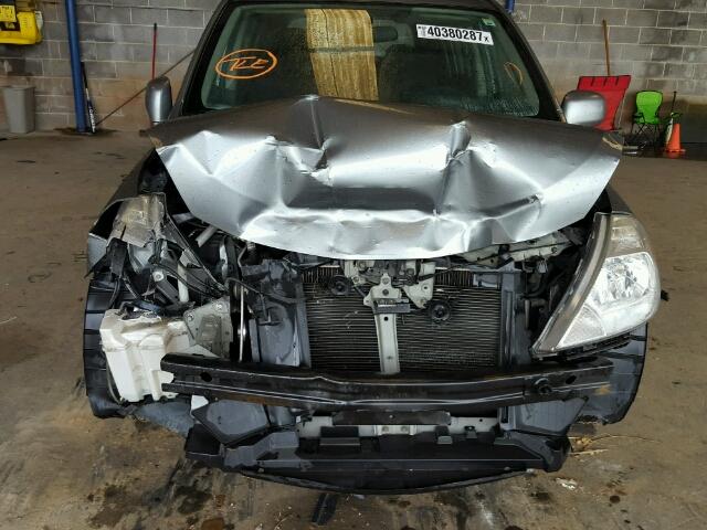 3N1BC13E97L418375 - 2007 NISSAN VERSA S SILVER photo 9