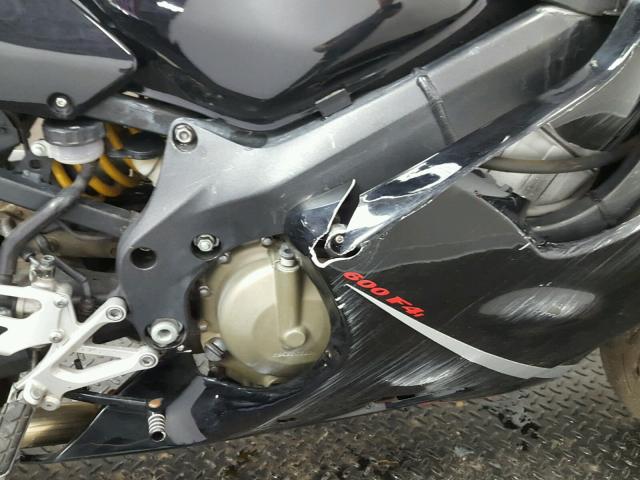 JH2PC35021M206812 - 2001 HONDA CBR600 F4 BLACK photo 5