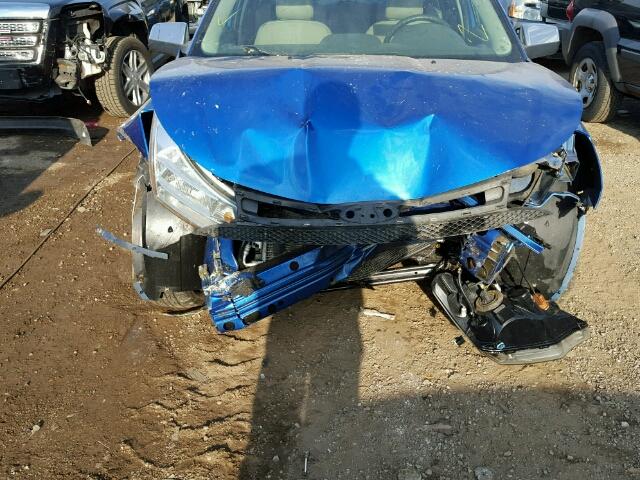 1FAHP3HNXAW269370 - 2010 FORD FOCUS SEL BLUE photo 9