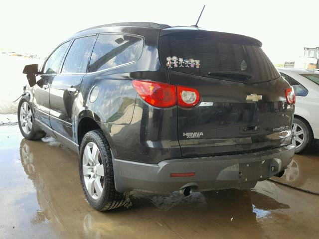 1GNLRHED7AJ261092 - 2010 CHEVROLET TRAVERSE L BLACK photo 3