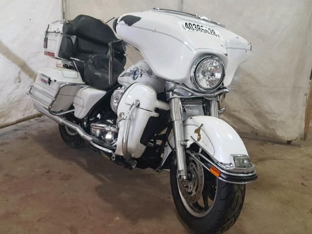 1HD1FCW105Y653875 - 2005 HARLEY-DAVIDSON FLHTCUI WHITE photo 1