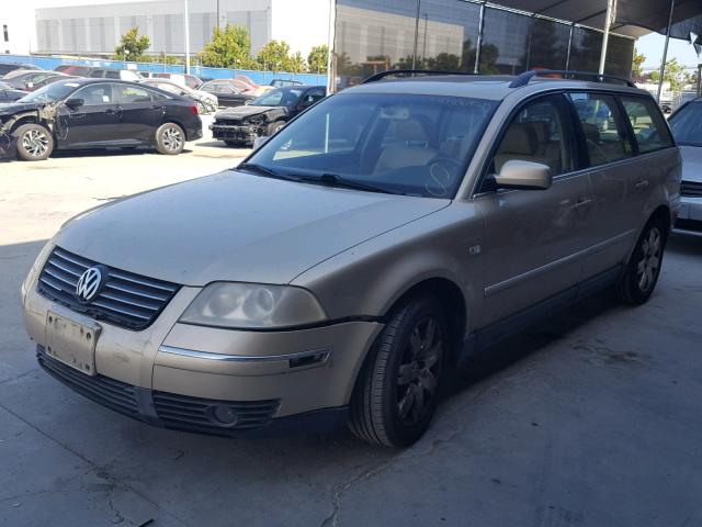 WVWWH63B42E009521 - 2002 VOLKSWAGEN PASSAT GLX 金色 照片 2