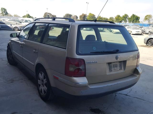 WVWWH63B42E009521 - 2002 VOLKSWAGEN PASSAT GLX 金色 照片 3